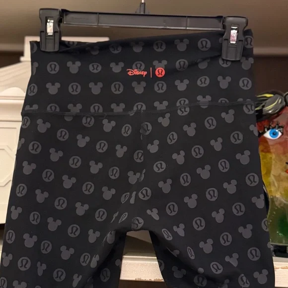 lululemon x disney black leggings sz 8 - Picture 6 of 6